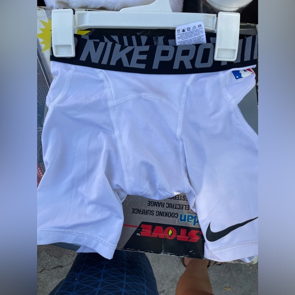 Nike compression shorts - Picture 1 of 3